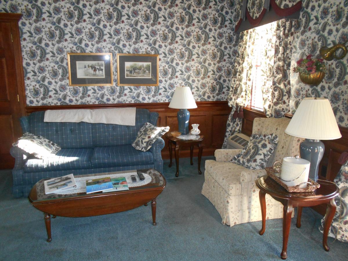 West Ridge Bed & Breakfast Elizabethtown Exterior photo